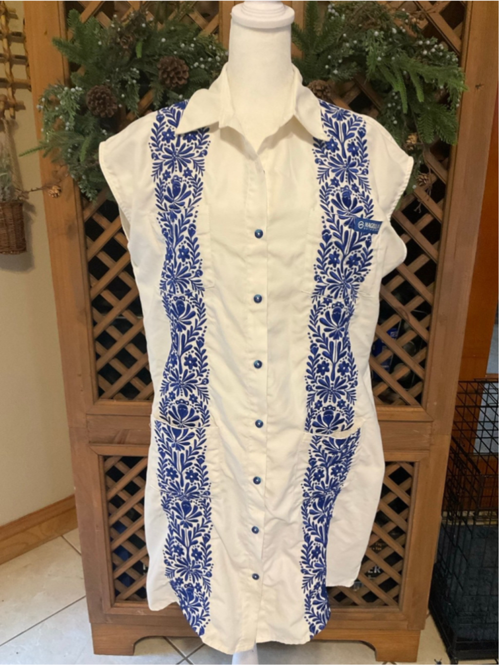 Magellan Ivory Blue Embroidered Guayabera Sleeveless Dress Women’s size M